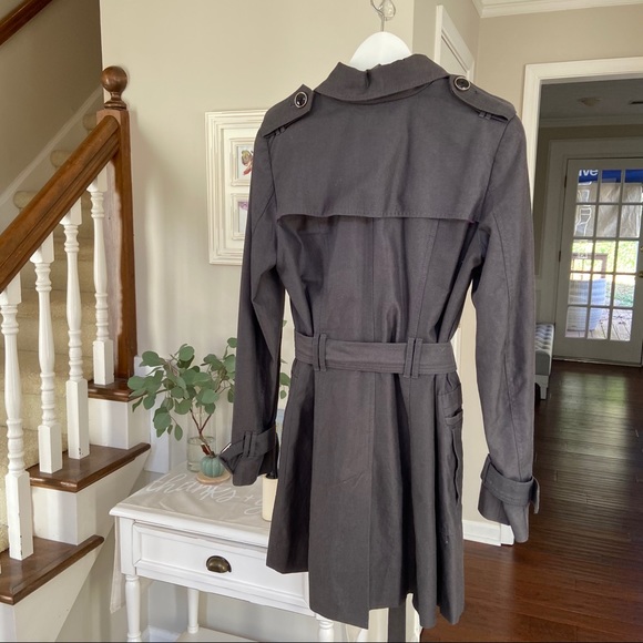 Banana Republic Trench Coat - Picture 3 of 5
